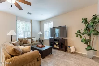 Photo #4: 6638775 Listing