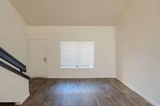 Photo #5: 6638927 Listing