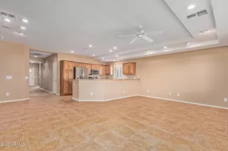 Photo #6: 6638953 Listing