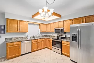 Photo #6: 6639105 Listing