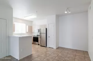 Photo #5: 6639152 Listing