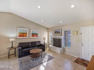 Photo #4: 6639232 Listing 