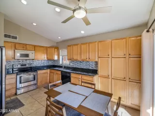 Photo #6: 6639232 Listing 