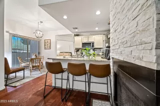 Photo #3: 6639649 Listing