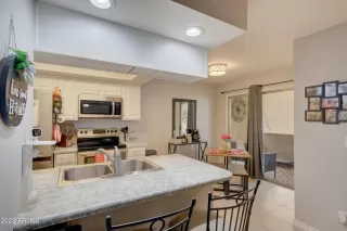 Photo #5: 6639717 Listing