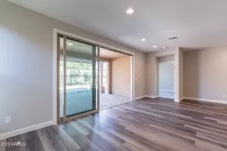 Photo #5: 6639855 Listing