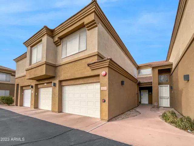 MLS: 6640074 Condo For Sale