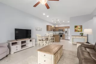 Photo #5: 6640203 Listing 