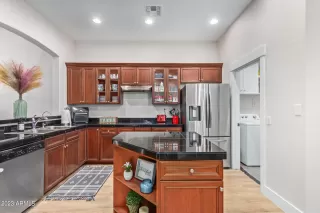 Photo #3: 6640334 Listing