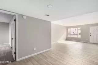 Photo #5: 6640844 Listing 