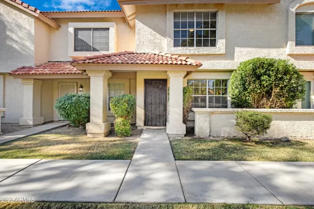 MLS: 6640998 Condo For Sale