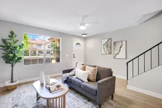 Photo #4: 6640998 Listing 