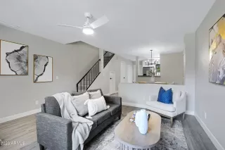 Photo #5: 6640998 Listing 