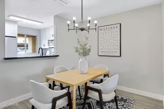 Photo #6: 6640998 Listing 