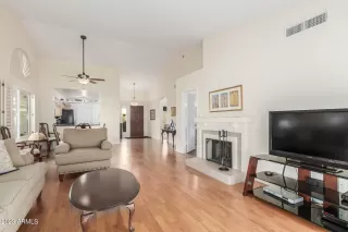 Photo #6: 6641041 Listing