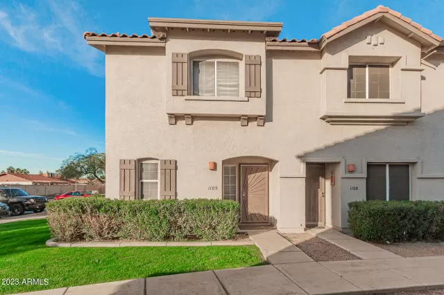 MLS: 6641182 Condo For Sale