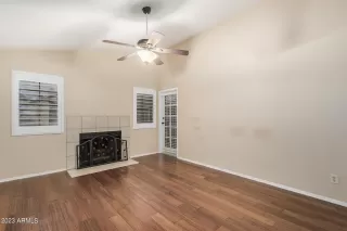 Photo #5: 6641342 Listing