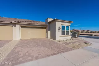 Photo #5: 6641345 Listing