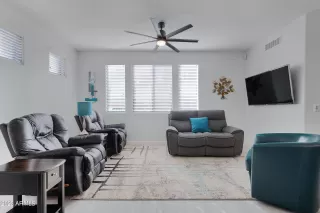 Photo #2: 6641468 Listing 