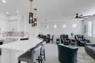 Photo #6: 6641468 Listing 