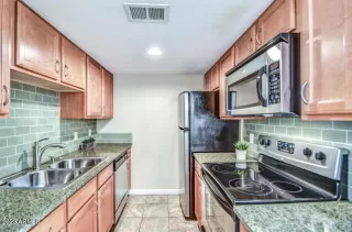 Photo #2: 6641567 Listing