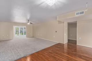 Photo #5: 6641814 Listing