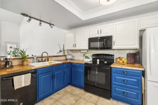Photo #5: 6641915 Listing