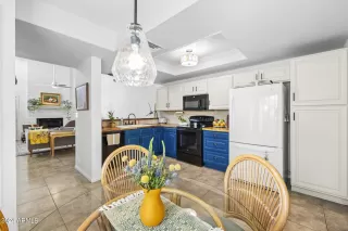 Photo #6: 6641915 Listing