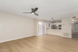 Photo #5: 6641920 Listing