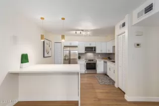 Photo #5: 6641958 Listing