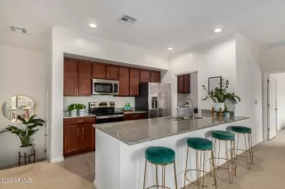 Photo #4: 6642196 Listing