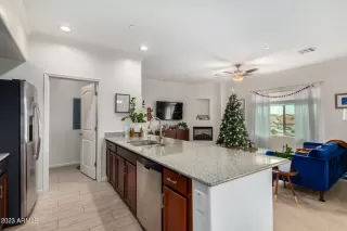 Photo #5: 6642196 Listing