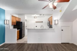 Photo #3: 6642213 Listing