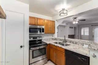 Photo #5: 6642213 Listing