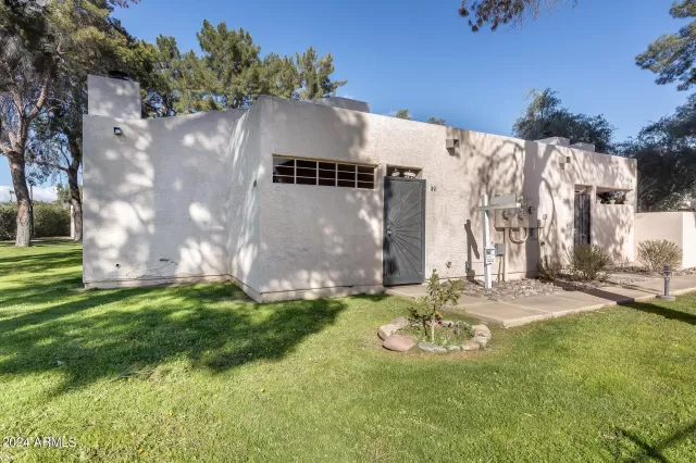 MLS: 6642953 Condo For Sale