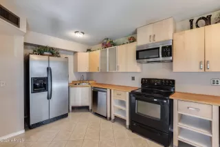 Photo #2: 6642953 Listing