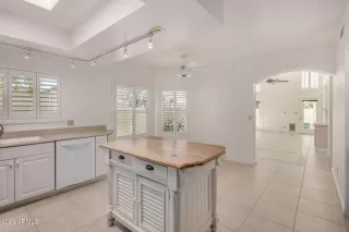 Photo #5: 6643091 Listing