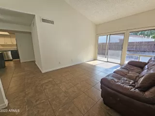 Photo #2: 6643332 Listing 