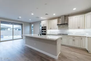 Photo #4: 6644018 Listing