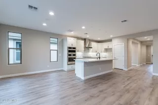 Photo #6: 6644018 Listing