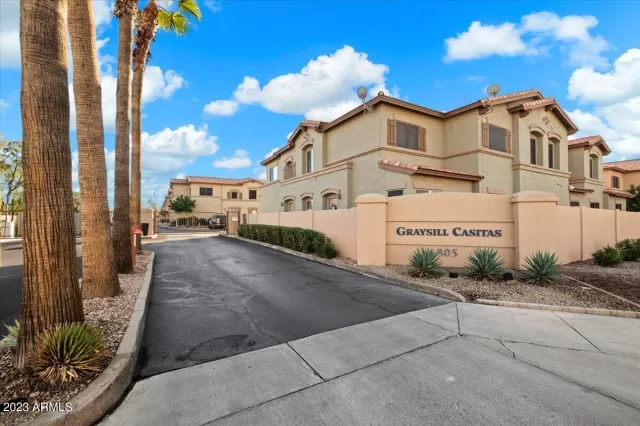 MLS: 6644382 Condo For Sale