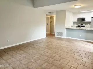 Photo #6: 6644997 Listing