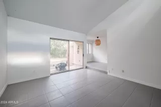 Photo #4: 6645134 Listing