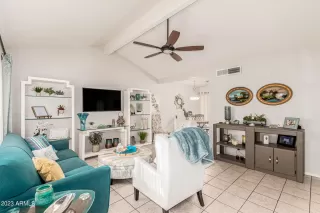 Photo #5: 6645152 Listing