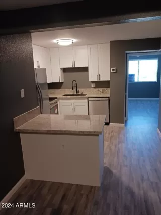 Photo #3: 6645618 Listing