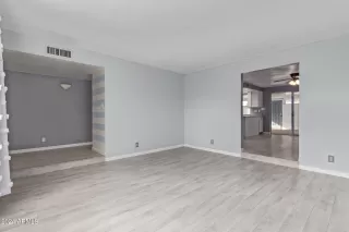 Photo #3: 6645659 Listing 