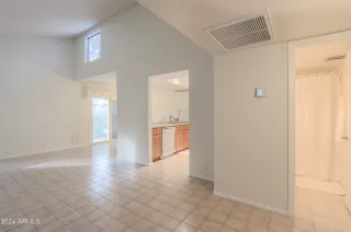 Photo #3: 6645691 Listing