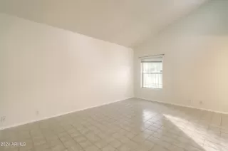 Photo #6: 6645691 Listing