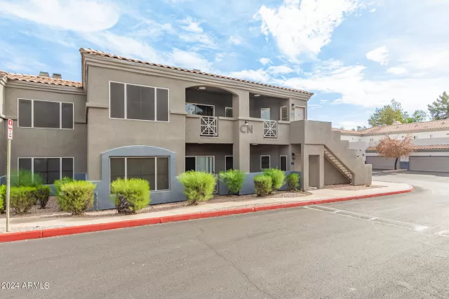 MLS: 6645692 Condo For Sale