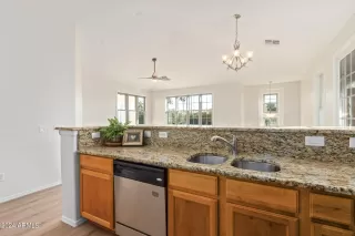 Photo #5: 6646333 Listing 